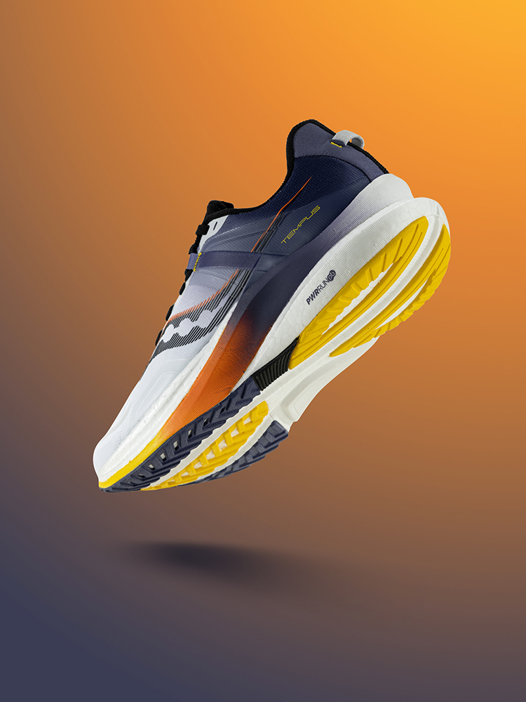 SAUCONY BURNING CLOUD