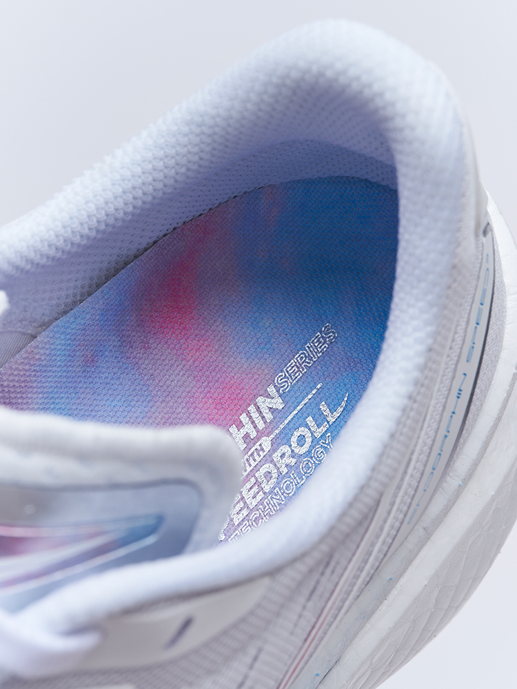 SAUCONY BURNING CLOUD