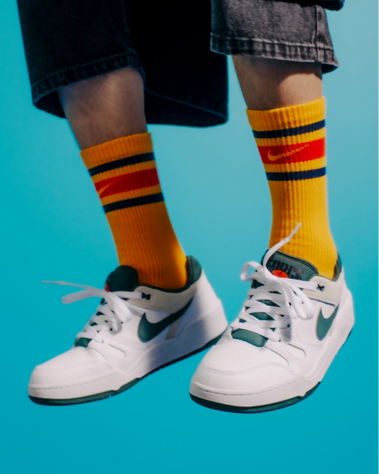 NIKE SUMMER SHOP �R�[�f�B�l�[�g