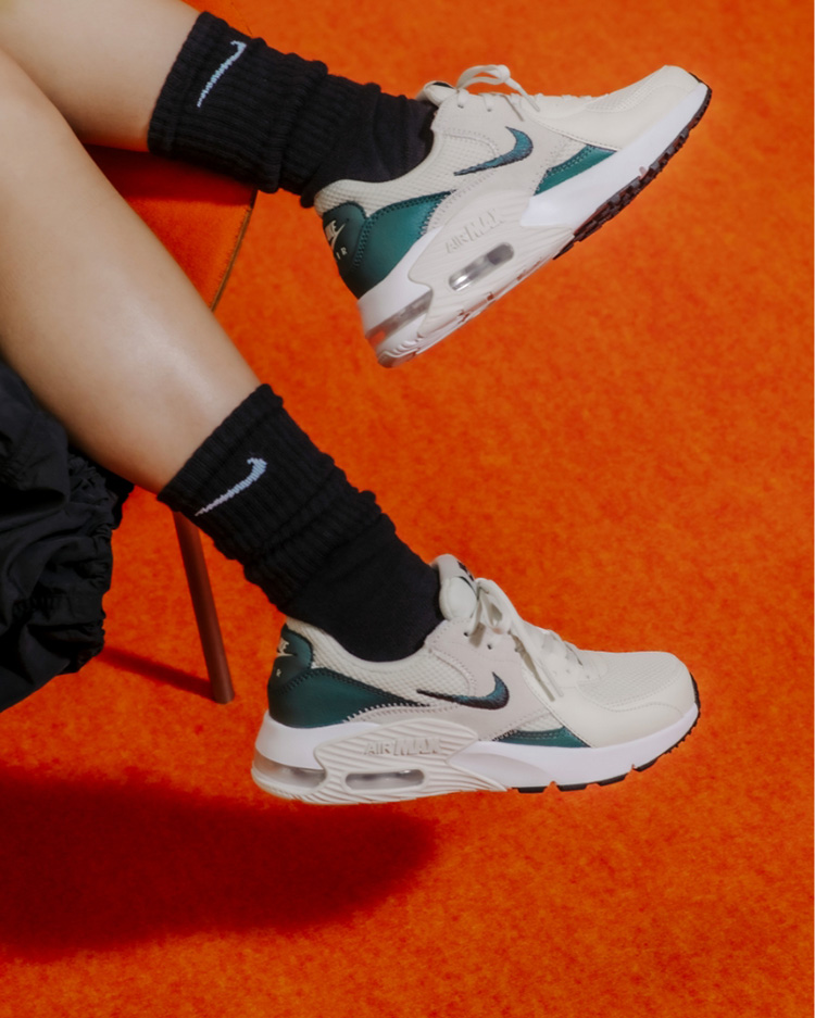 NIKE SUMMER SHOP �R�[�f�B�l�[�g