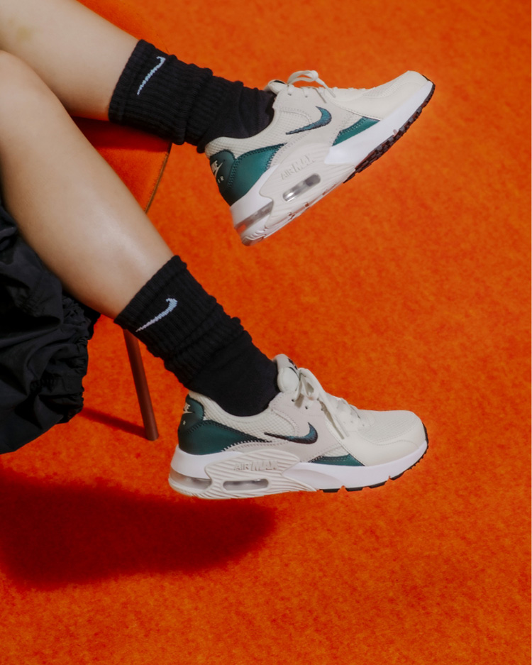 NIKE SUMMER SHOP �R�[�f�B�l�[�g