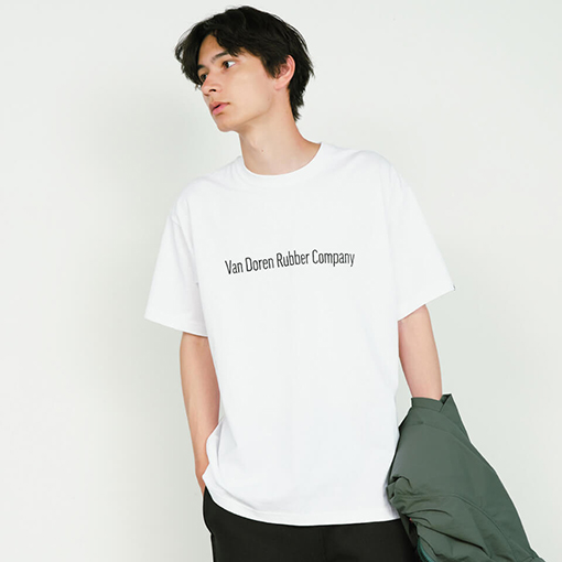 M EMB LETTERED SS TEE