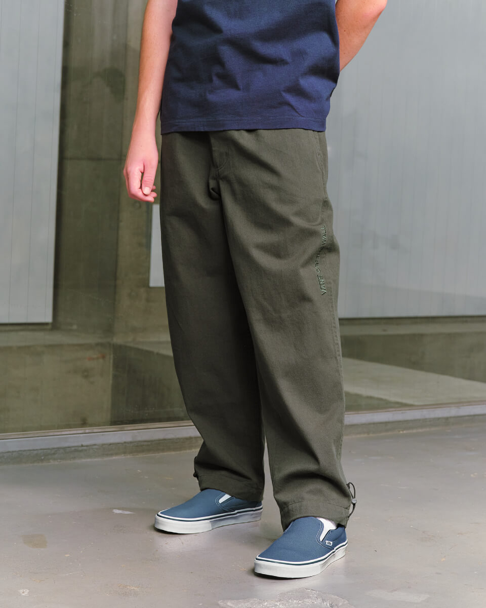 VANS APPAREL COLLECTION AW24 �R�[�f�B�l�[�g