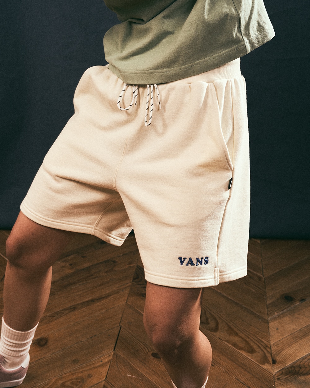 VANS APPAREL COLLECTION AW24 �R�[�f�B�l�[�g