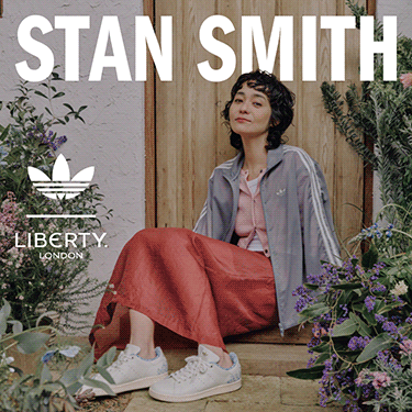 �����ɏt���Badidas �~ Liberty London �|����ނ��Z���A��l�̉ԕ��X�j�[�J�[�B