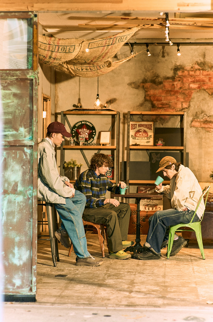 �A�[�o�����C�t�ƃA�E�g�h�A���V�[�����X�ɂȂ��BURBANOVA�i�A�[�o�m���@�j�b �_�i�[