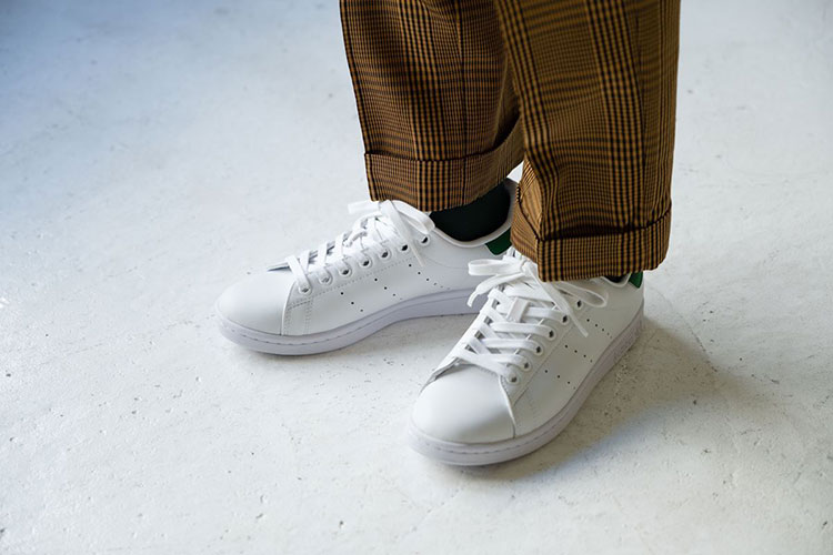 �A�f�B�_�X STAN SMITH �X�^���X�~�X FX5502 FWHT/FWHT/GREEN