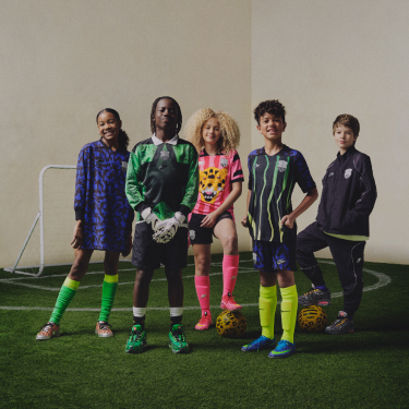 NIKE FOOTBALL x LEGO COLLECTION