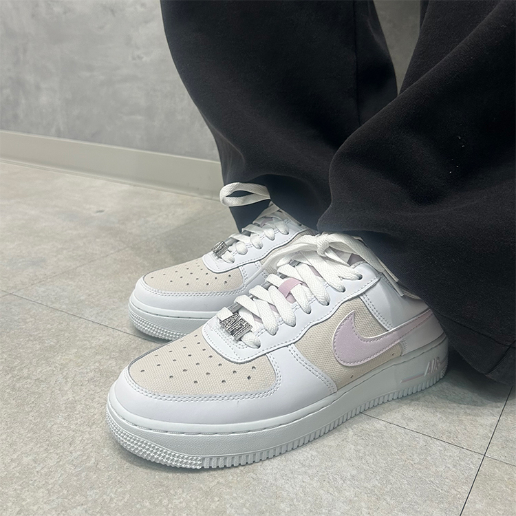 �yNIKE�z �i�C�L W AIR FORCE 1 '07 SE HRDWR �E�B�����Y �G�A �t�H�[�X 1 '07 SE HRDWR WIV4721 100WHITE/BLELIL
