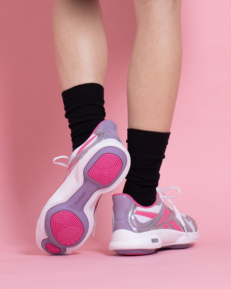 Reebok | ����t�ނ��񒅗p�wEASYTONE�x�œ��퐶�����E�H�[�L���O�ɁI