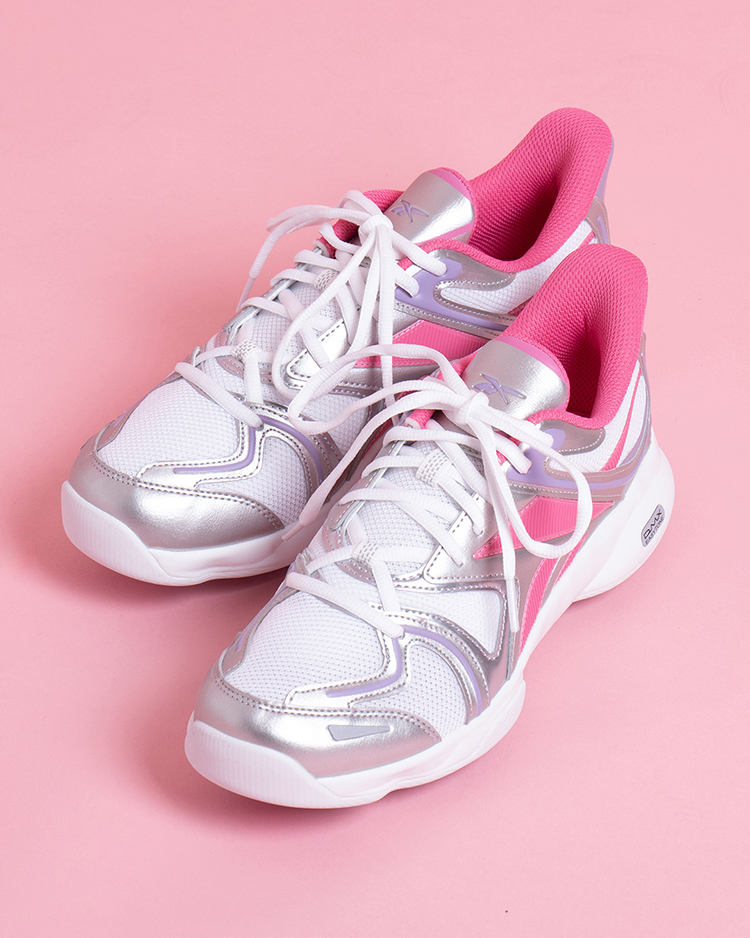Reebok | ����t�ނ��񒅗p�wEASYTONE�x�œ��퐶�����E�H�[�L���O�ɁI