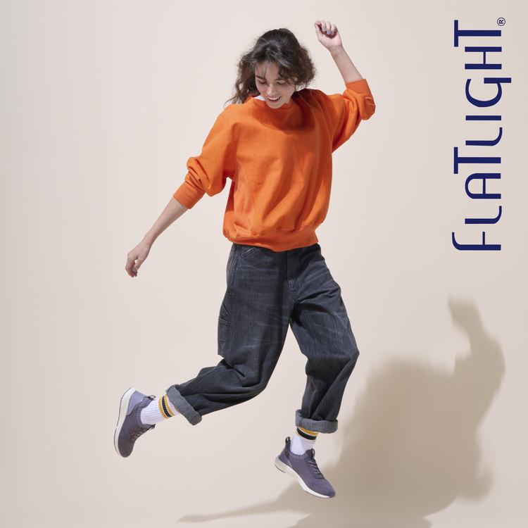 あみ ストレスフリーで快適な履き心地 今秋、FLAT LIGHTシリーズに